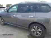 2017 Nissan Pathfinder SL with VIN 5N1DR2MN3HC621795, listed as a IAAI auction lot 42832428 with 151,114 mi miles and . Bid and sale history available at DreamBid. Image 14.