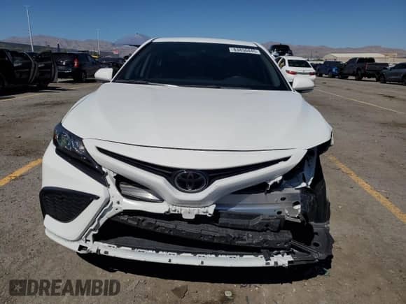 2023 Toyota Camry SE z VIN 4T1G11AK6PU807459, wystawiony jako Copart lot #83850845 z przebiegiem 24 604 mil mil oraz Szkoda całkowita • Salvage title. Historia ofert i sprzedaży dostępna na DreamBid. Obrazek 5.