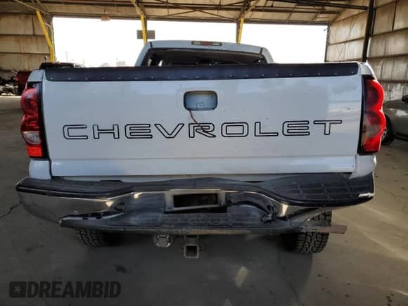 2004 Chevrolet Silverado 2500 LT с VIN 1GCGC23U94F259010, выставлен на аукционе Copart как лот 78248994 с пробегом 305 384 миль миль и Списание • Salvage title. История ставок и продаж доступна на DreamBid. Изображение 6.