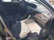 2017 Honda Accord z VIN JHMCR6F38HC015992, wystawiony jako IAAI lot #43553035 z przebiegiem 269 539 mil mil oraz . Historia ofert i sprzedaży dostępna na DreamBid. Obrazek 5.