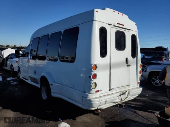 2007 Chevrolet Express Commercial DRW C7L с VIN 1GBJG31U771223194, выставлен на аукционе Copart как лот 79680054 с пробегом 16 864 миль миль и Списание • Salvage title. История ставок и продаж доступна на DreamBid. Изображение 2.
