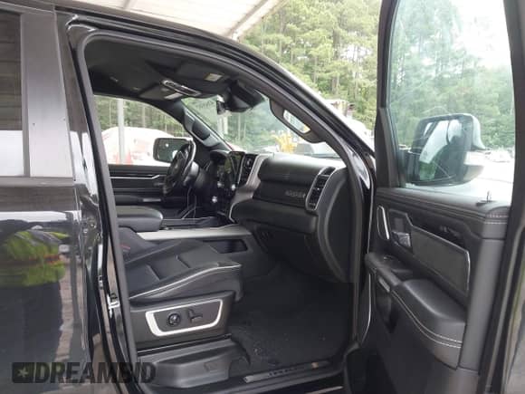 2021 Ram 1500 Laramie with VIN 1C6RREJT5MN710630, listed as a IAAI auction lot 42645357 with 42,607 mi miles and . Bid and sale history available at DreamBid. Image 5.