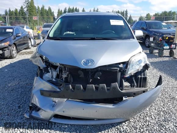 2014 Toyota Sienna Limited with VIN 5TDDK3DC1ES079295, listed as a IAAI auction lot 42724857 with 112,157 mi miles and . Bid and sale history available at DreamBid. Image 6.