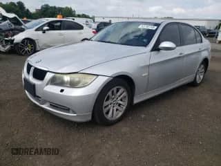2007 BMW 3 Series 328xi z VIN WBAVC73527KP32168, wystawiony jako Copart lot #63793745 z przebiegiem 145 786 mil mil oraz Szkoda całkowita • Salvage title. Historia ofert i sprzedaży dostępna na DreamBid. Obrazek 1.