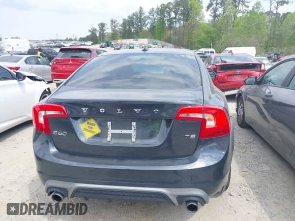 2017 Volvo S60 Dynamic с VIN YV126MFL8H2425928, выставлен на аукционе IAAI как лот 41994829 с пробегом 74 040 миль миль и . История ставок и продаж доступна на DreamBid. Изображение 16.