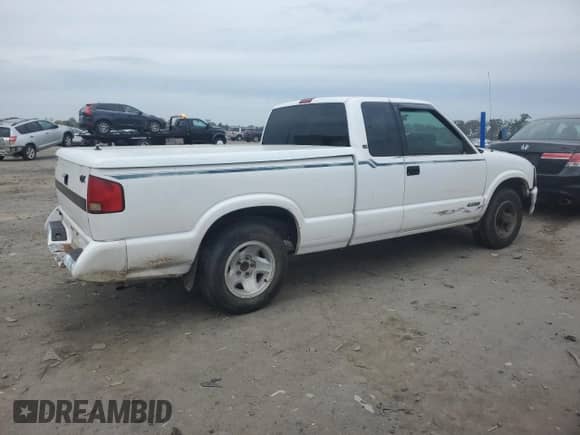 1994 Chevrolet S-10 LS z VIN 1GCCS19Z9RK135560, wystawiony jako Copart lot #84201265 z przebiegiem 250 110 mil mil oraz Czysty tytuł • Clean title. Historia ofert i sprzedaży dostępna na DreamBid. Obrazek 3.