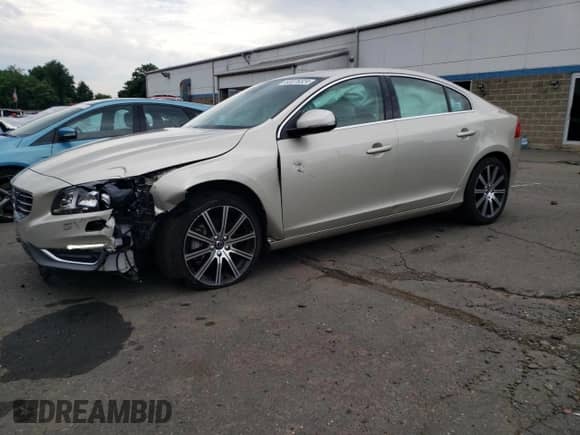 2018 Volvo S60 Inscription Platinum с VIN LYV402TM4JB165792, выставлен на аукционе Copart как лот 63076324 с пробегом 20 033 миль миль и Списание • Salvage title. История ставок и продаж доступна на DreamBid. Изображение 1.