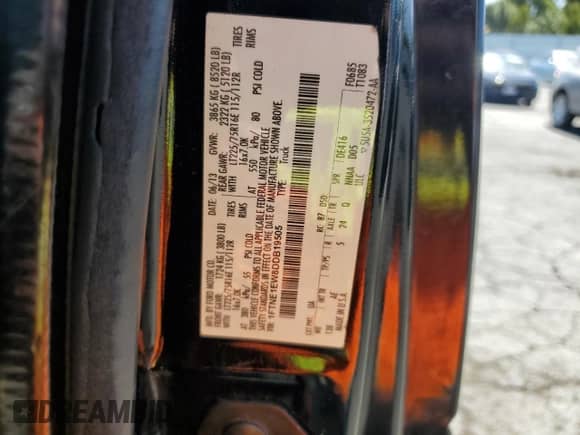 2013 Ford Econoline Cargo Commercial z VIN 1FTNE1EW8DDB19505, wystawiony jako Copart lot #60581065 z przebiegiem 300 941 mil mil oraz Czysty tytuł • Clean title. Historia ofert i sprzedaży dostępna na DreamBid. Obrazek 13.