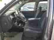 2002 Dodge Dakota Sport z VIN 1B7HL38N72S525267, wystawiony jako Copart lot #43266835 z przebiegiem 249 502 mil mil oraz Szkoda całkowita • Salvage title. Historia ofert i sprzedaży dostępna na DreamBid. Obrazek 7.