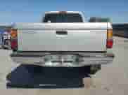 2002 Toyota Tacoma PreRunner z VIN 5TEGM92N82Z052575, wystawiony jako Copart lot #50062815 z przebiegiem 314 154 mil mil oraz Czysty tytuł • Clean title. Historia ofert i sprzedaży dostępna na DreamBid. Obrazek 6.