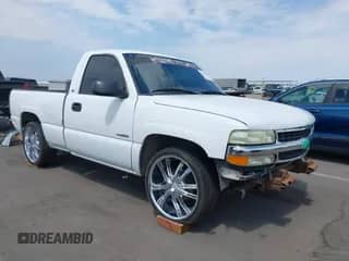 2002 Chevrolet Silverado 1500 z VIN 1GCEC14W22Z102044, wystawiony jako IAAI lot #42691624 z przebiegiem 445 408 mil mil oraz . Historia ofert i sprzedaży dostępna na DreamBid. Obrazek 1.