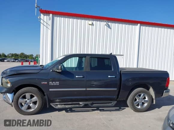 2015 Ram 1500 Lone Star с VIN 1C6RR7LT5FS745245, выставлен на аукционе IAAI как лот 40512335 с пробегом 218 973 миль миль и . История ставок и продаж доступна на DreamBid. Изображение 14.