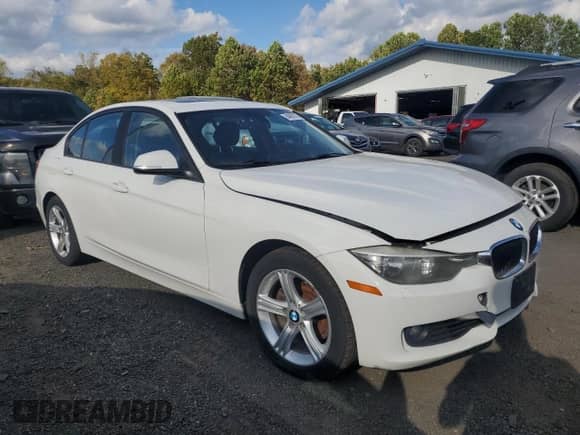 2015 BMW 3 Series 328i xDrive with VIN WBA3B5G54FNS13760, listed as a Copart auction lot 84067875 with 179,069 mi miles and Clean title. Bid and sale history available at DreamBid. Image 4.