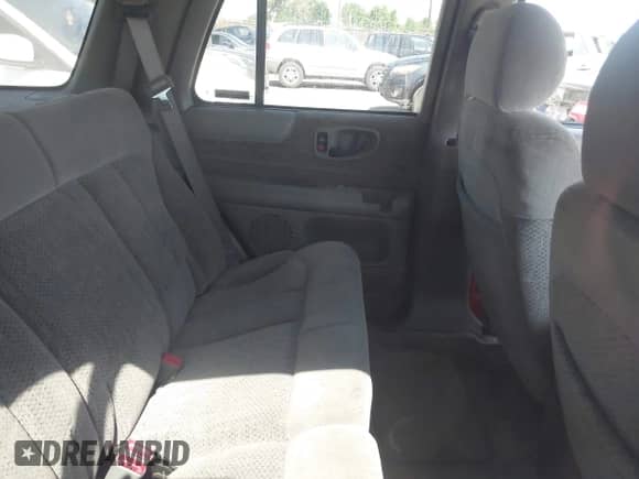 2000 Chevrolet Blazer LT with VIN 1GNDT13WXY2112052, listed as a IAAI auction lot 42525708 with 176,534 mi miles and . Bid and sale history available at DreamBid. Image 8.