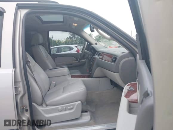 2007 Chevrolet Avalanche 3LT with VIN 3GNFK12367G298357, listed as a IAAI auction lot 42499614 with 178,661 mi miles and . Bid and sale history available at DreamBid. Image 5.