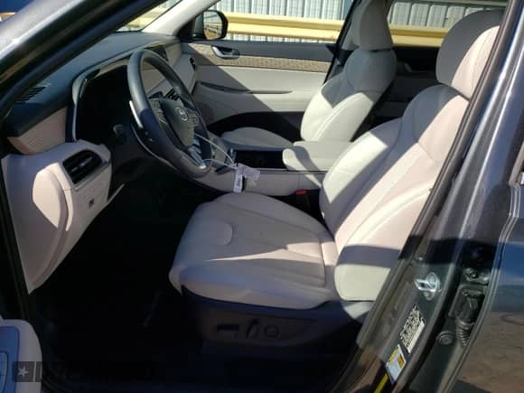 2022 Hyundai Palisade SEL с VIN KM8R4DHE0NU465103, выставлен на аукционе Copart как лот 39707593 с пробегом 3 675 миль миль и . История ставок и продаж доступна на DreamBid. Изображение 7.