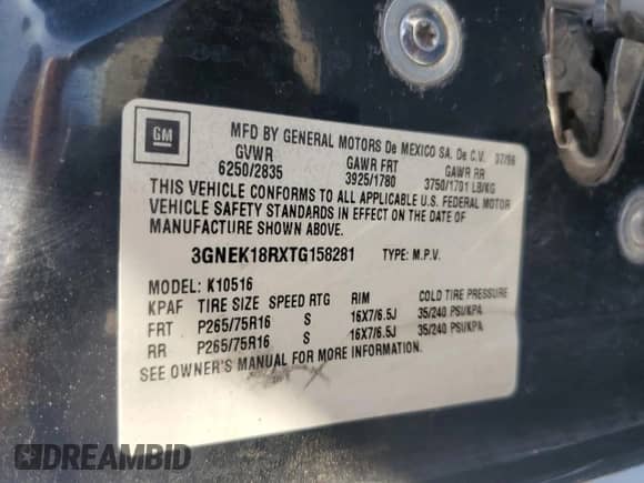 1996 Chevrolet Tahoe z VIN 3GNEK18RXTG158281, wystawiony jako Copart lot #60864815 z przebiegiem 286 142 mil mil oraz Szkoda całkowita • Salvage title. Historia ofert i sprzedaży dostępna na DreamBid. Obrazek 14.
