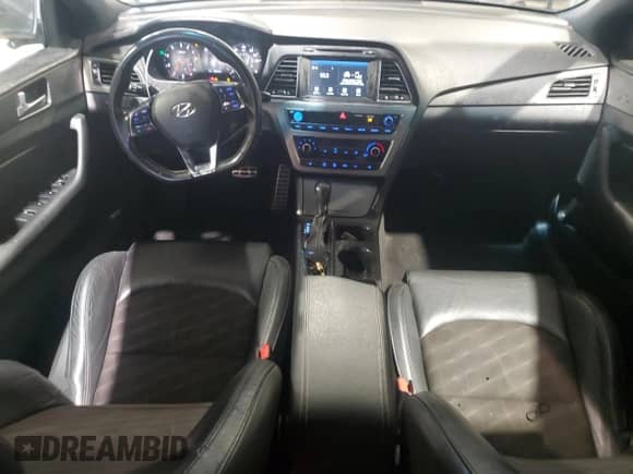 2017 Hyundai Sonata Sport с VIN 5NPE34AB3HH501791, выставлен на аукционе Copart как лот 57760385 с пробегом 125 514 миль миль и Списание • Salvage title. История ставок и продаж доступна на DreamBid. Изображение 8.