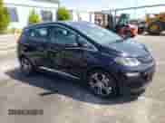 2020 Chevrolet Bolt EV Premier z VIN 1G1FZ6S09L4125164, wystawiony jako Copart lot #66492403 z przebiegiem 13 668 mil mil oraz . Historia ofert i sprzedaży dostępna na DreamBid. Obrazek 4.