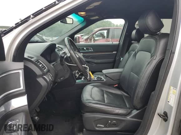 2017 Ford Explorer Limited z VIN 1FM5K7FH2HGA07326, wystawiony jako Copart lot #67993555 z przebiegiem 125 374 mil mil oraz Szkoda całkowita • Salvage title. Historia ofert i sprzedaży dostępna na DreamBid. Obrazek 7.