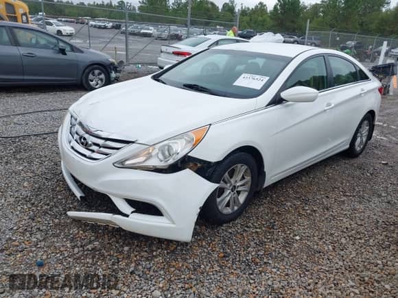 2013 Hyundai Sonata GLS z VIN 5NPEB4AC9DH735746, wystawiony jako IAAI lot #43376524 z przebiegiem 214 159 mil mil oraz . Historia ofert i sprzedaży dostępna na DreamBid. Obrazek 17.