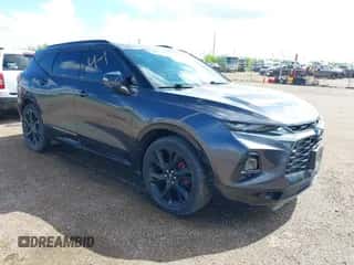 2021 Chevrolet Blazer RS z VIN 3GNKBERS1MS568090, wystawiony jako IAAI lot #43209906 z przebiegiem 116 349 mil mil oraz . Historia ofert i sprzedaży dostępna na DreamBid. Obrazek 1.
