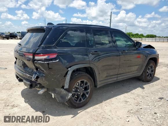 2024 Jeep Grand Cherokee Altitude z VIN 1C4RJGAG4RC248322, wystawiony jako Copart lot #62264745 z przebiegiem 9 148 mil mil oraz Szkoda całkowita • Salvage title. Historia ofert i sprzedaży dostępna na DreamBid. Obrazek 3.