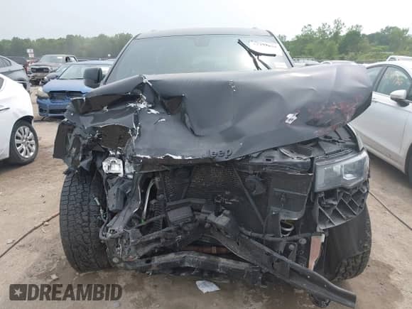 2017 Jeep Grand Cherokee Laredo z VIN 1C4RJFAG3HC794067, wystawiony jako IAAI lot #42492675 z przebiegiem 149 281 mil mil oraz . Historia ofert i sprzedaży dostępna na DreamBid. Obrazek 11.