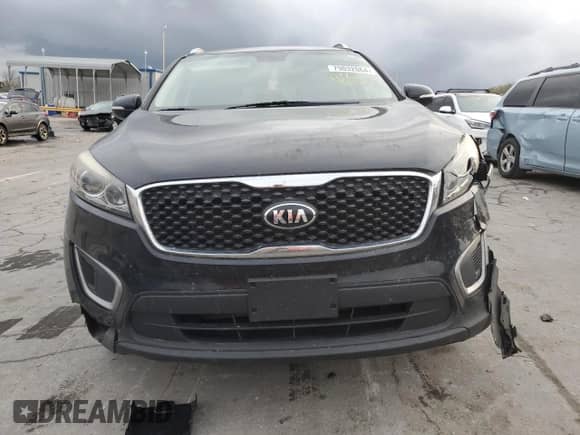 2018 Kia Sorento LX z VIN 5XYPG4A33JG365035, wystawiony jako Copart lot #79032064 z przebiegiem 202 919 mil mil oraz Szkoda całkowita • Salvage title. Historia ofert i sprzedaży dostępna na DreamBid. Obrazek 5.