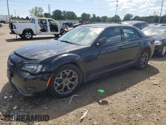 2018 Chrysler 300 S с VIN 2C3CCAGG1JH165621, выставлен на аукционе Copart как лот 71530815 с пробегом 60 628 миль миль и Списание • Salvage title. История ставок и продаж доступна на DreamBid. Изображение 1.