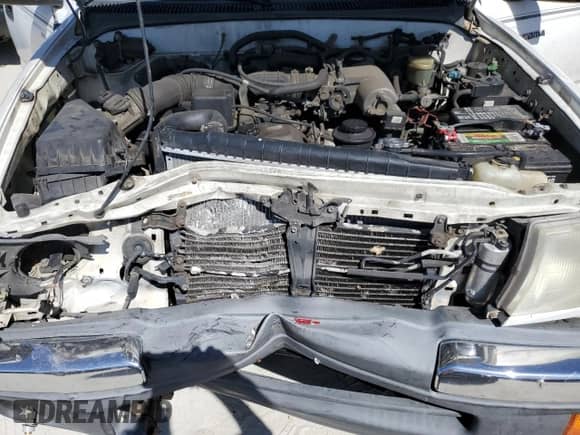 2000 Toyota Tacoma PreRunner with VIN 5TESM92N6YZ695316, listed as a Copart auction lot 87020305 with 296,491 mi miles and Salvage title. Bid and sale history available at DreamBid. Image 11.