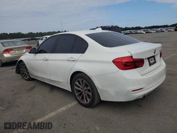 2018 BMW 3 Series 320i z VIN WBA8A9C5XJAH14340, wystawiony jako Copart lot #80249955 z przebiegiem 45 974 mil mil oraz Szkoda całkowita • Salvage title. Historia ofert i sprzedaży dostępna na DreamBid. Obrazek 2.