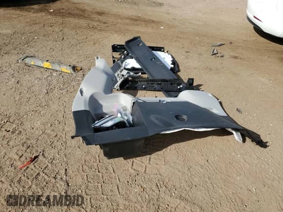 2019 Toyota Sienna Limited Premium with VIN 5TDDZ3DCXKS216984, listed as a Copart auction lot 84034875 with 73,073 mi miles and Salvage title. Bid and sale history available at DreamBid. Image 13.