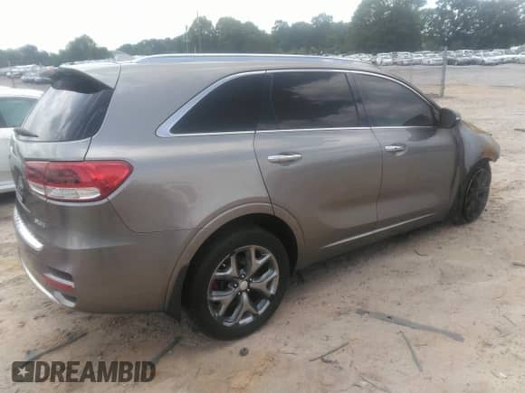 2016 Kia Sorento SXL with VIN 5XYPK4A54GG049233, listed as a IAAI auction lot 42271446 with 148,780 mi miles and . Bid and sale history available at DreamBid. Image 4.
