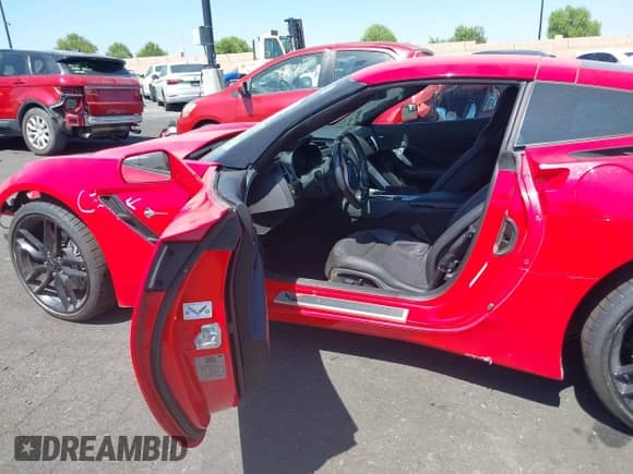 2019 Chevrolet Corvette 1LT с VIN 1G1YB2D71K5117505, выставлен на аукционе IAAI как лот 43210124 с пробегом 28 289 миль миль и . История ставок и продаж доступна на DreamBid. Изображение 5.