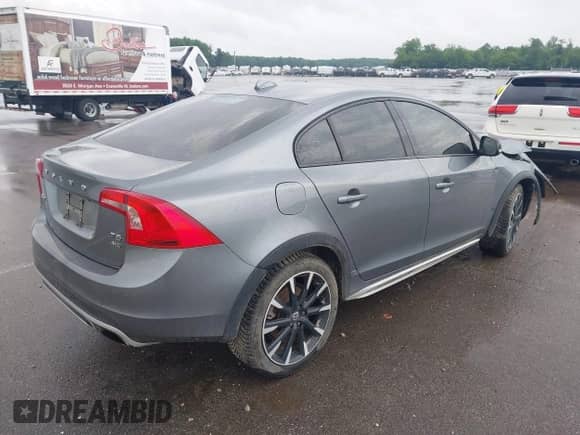 2016 Volvo S60 T5 Platinum с VIN YV4612UM4G2000529, выставлен на аукционе IAAI как лот 42299464 с пробегом 124 201 миль миль и . История ставок и продаж доступна на DreamBid. Изображение 4.