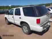 2003 Chevrolet Blazer LS с VIN 1GNDT13X53K152850, выставлен на аукционе IAAI как лот 41982795 с пробегом 261 155 миль миль и . История ставок и продаж доступна на DreamBid. Изображение 3.