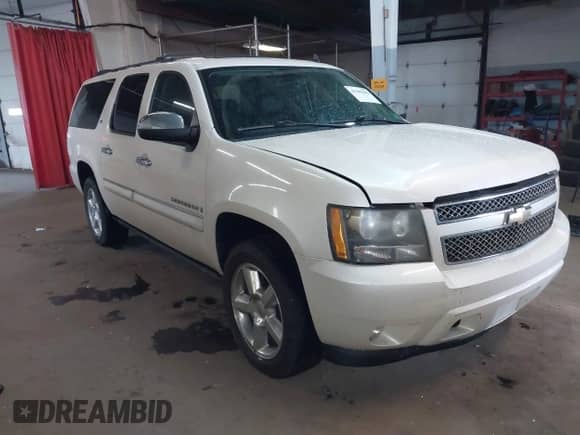 2008 Chevrolet Suburban LTZ с VIN 1GNFK16328R220184, выставлен на аукционе IAAI как лот 43389843 с пробегом 213 636 миль миль и . История ставок и продаж доступна на DreamBid. Изображение 1.