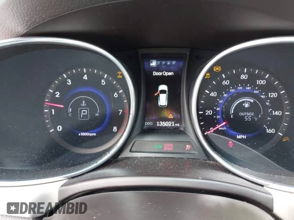 2015 Hyundai Santa Fe z VIN 5XYZWDLA2FG245029, wystawiony jako IAAI lot #42021999 z przebiegiem 135 021 mil mil oraz . Historia ofert i sprzedaży dostępna na DreamBid. Obrazek 7.