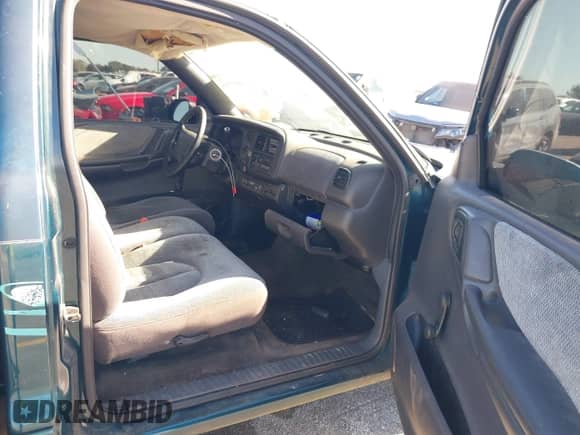 1998 Dodge Dakota SLT z VIN 1B7FL26X2WS685844, wystawiony jako IAAI lot #41857719 z przebiegiem Nie podano mil oraz . Historia ofert i sprzedaży dostępna na DreamBid. Obrazek 5.