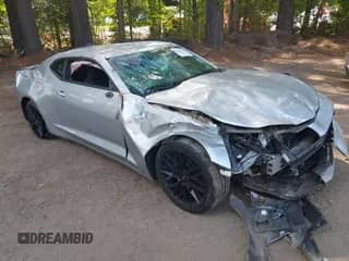 2018 Chevrolet Camaro 1LT с VIN 1G1FB1RSXJ0137780, выставлен на аукционе IAAI как лот 42830524 с пробегом 74 132 миль миль и . История ставок и продаж доступна на DreamBid. Изображение 1.