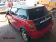 2007 MINI Hardtop с VIN WMWMF33557TT50075, выставлен на аукционе IAAI как лот 43336306 с пробегом 149 555 миль миль и . История ставок и продаж доступна на DreamBid. Изображение 3.