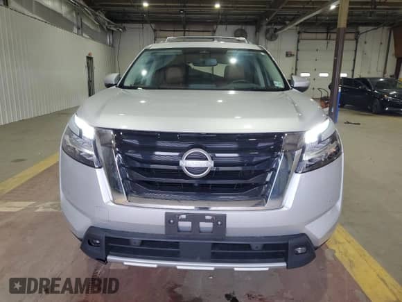 2022 Nissan Pathfinder Platinum with VIN 5N1DR3DK1NC269050, listed as a Copart auction lot 60607195 with 42,952 mi miles and Salvage title. Bid and sale history available at DreamBid. Image 5.