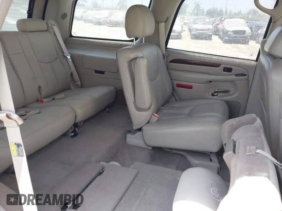 2004 Cadillac Escalade with VIN 1GYEC63T94R243405, listed as a IAAI auction lot 42531822 with 136,777 mi miles and . Bid and sale history available at DreamBid. Image 17.