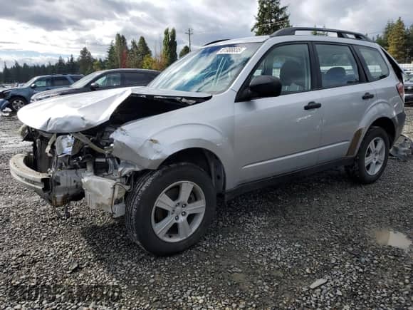 2010 Subaru Forester X с VIN JF2SH6BC7AG781945, выставлен на аукционе Copart как лот 81988835 с пробегом 267 029 миль миль и Списание • Salvage title. История ставок и продаж доступна на DreamBid. Изображение 1.