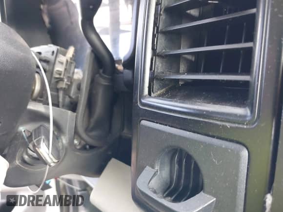 2016 Ford F-150 XL z VIN 1FTMF1C89GKE27389, wystawiony jako IAAI lot #43187468 z przebiegiem 161 080 mil mil oraz . Historia ofert i sprzedaży dostępna na DreamBid. Obrazek 20.