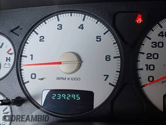 2005 Dodge 2500 SLT z VIN 1D7KS28D65J635057, wystawiony jako IAAI lot #42875824 z przebiegiem 239 295 mil mil oraz . Historia ofert i sprzedaży dostępna na DreamBid. Obrazek 15.