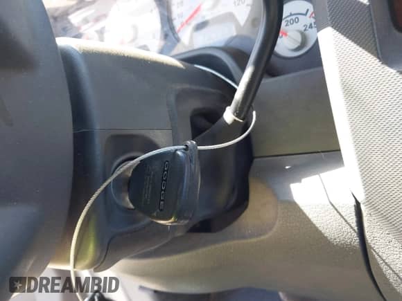 2006 Dodge 2500 ST z VIN 1D7KS28C26J223534, wystawiony jako IAAI lot #42642338 z przebiegiem 137 742 mil mil oraz . Historia ofert i sprzedaży dostępna na DreamBid. Obrazek 11.