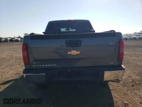 2011 Chevrolet Silverado 1500 LT z VIN 3GCPKSE3XBG189844, wystawiony jako Copart lot #80840665 z przebiegiem 124 547 mil mil oraz Szkoda całkowita • Salvage title. Historia ofert i sprzedaży dostępna na DreamBid. Obrazek 6.