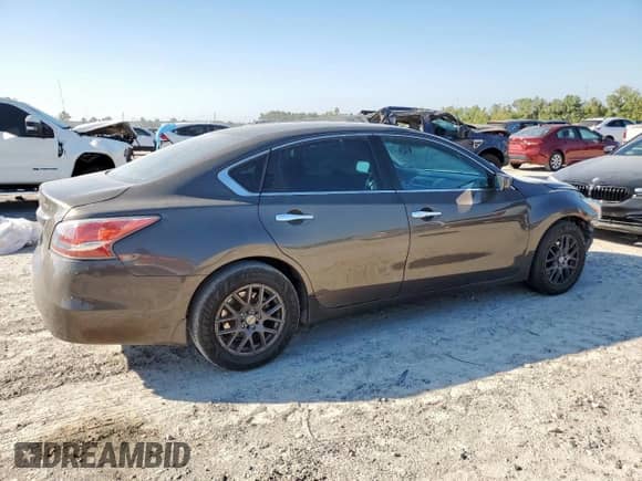 2015 Nissan Altima S z VIN 1N4AL3AP5FC581839, wystawiony jako Copart lot #84940205 z przebiegiem 136 684 mil mil oraz Szkoda całkowita • Salvage title. Historia ofert i sprzedaży dostępna na DreamBid. Obrazek 3.